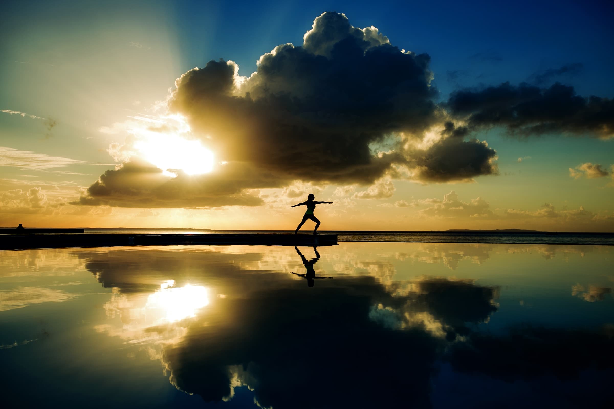 Meditação ao Nascer do Sol nas Dunas Vermelhas